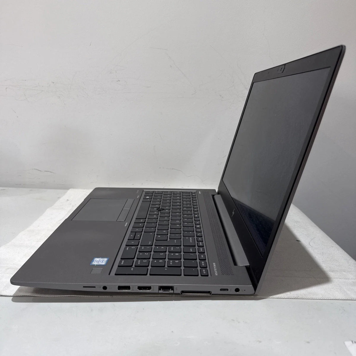 HP ZBook 15u G5 15.6" | Intel Core i7 8th Gen U | 8GB/16GB RAM | 256GB/512GB SSD | Windows 11 Pro | Refurbished - EGY Technology